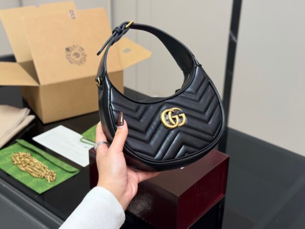 GG Marmont Small Shoulder Bag #2056