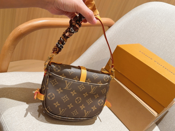 LV-SAUMUR BB handbag (3) LV-SAUMUR BB handbag #2051