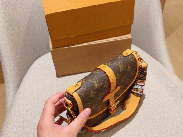 LV-SAUMUR BB handbag (5) LV-SAUMUR BB handbag #2051