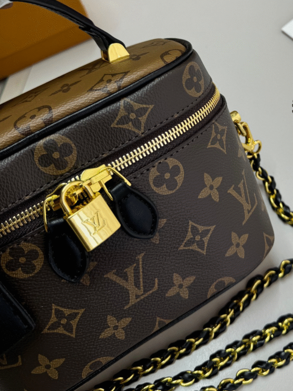 LV-VANITY CHAIN POUCH (3) LV-VANITY CHAIN POUCH #2053