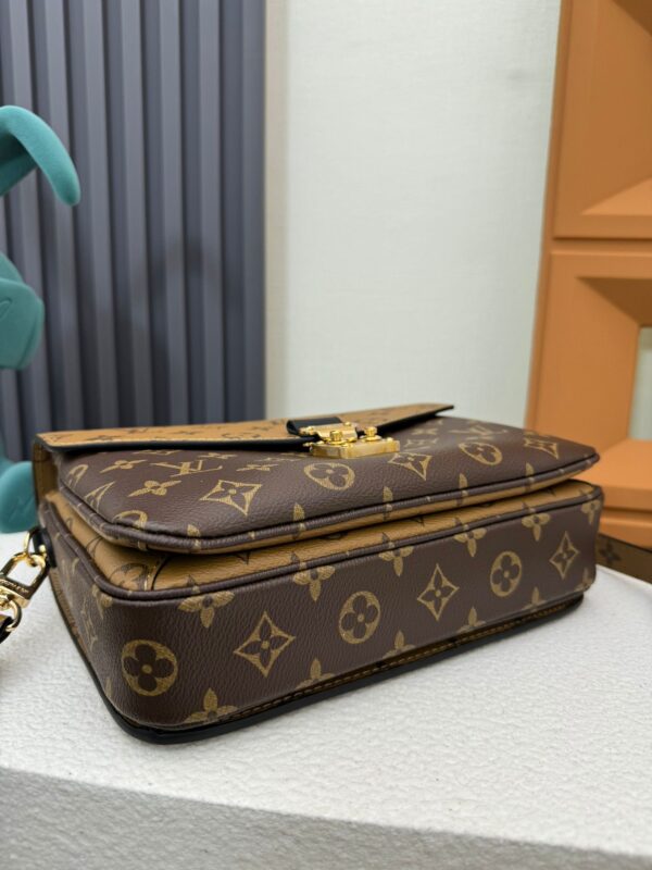 LV-POCHETTE METIS handbag #2050