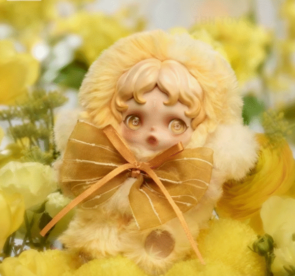 Pop Mart SKULLPANDA Lightweave Garden Series Vinyl Doll - Collectible Designer Toy