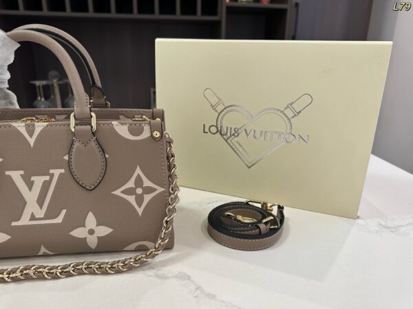 LV-ONTHEGO Horizontal #2081