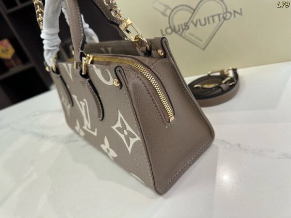 LV-ONTHEGO Horizontal #2081