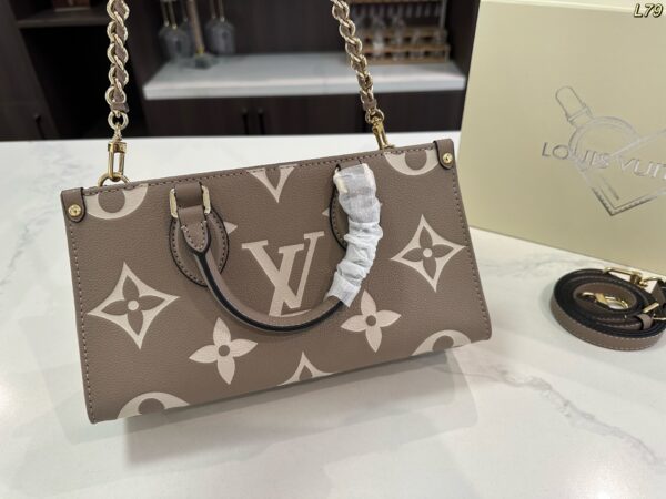 LV-ONTHEGO Horizontal #2081