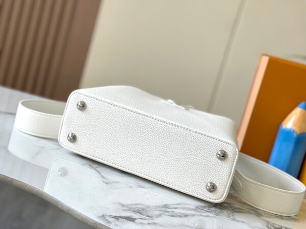 LV-CAPUCINES  BB #2085