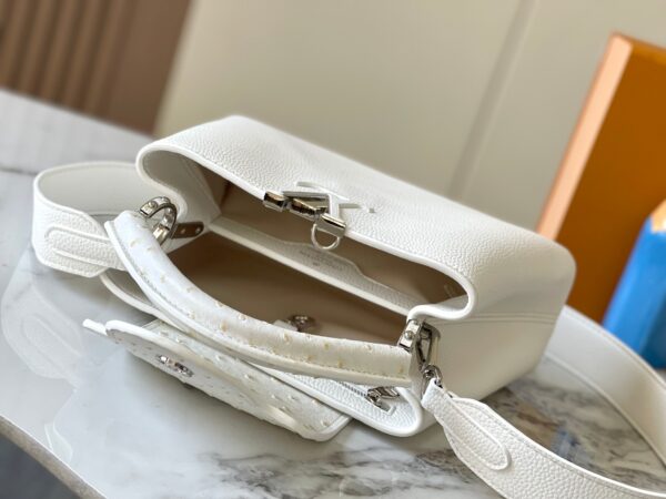 LV-CAPUCINES  BB #2085