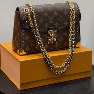 LV-Riveted chain bag#2088