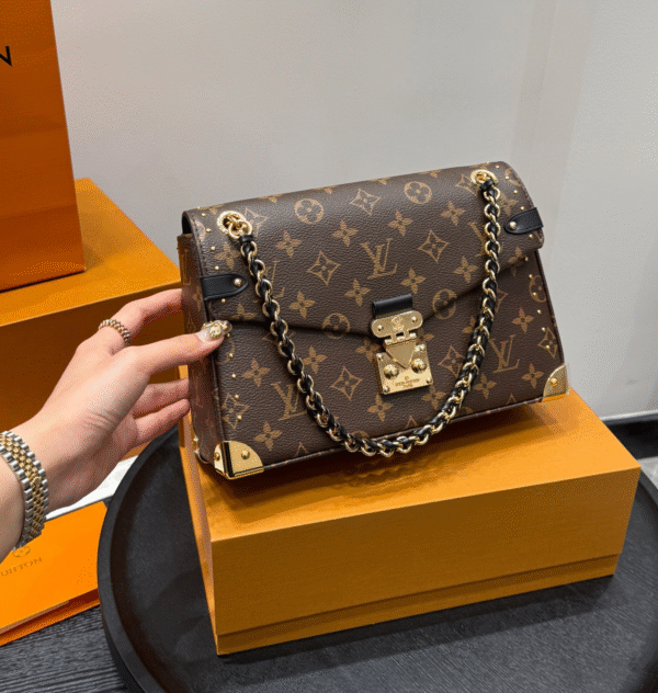 LV-Riveted chain bag#2088