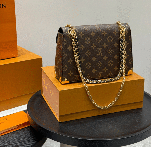 LV-Riveted chain bag#2088
