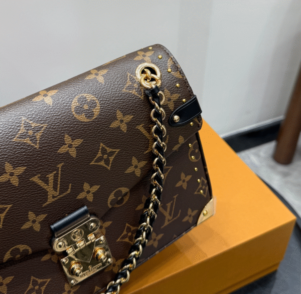 LV-Riveted chain bag#2088