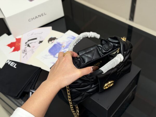 CHANEL-Bow chain bag #2089