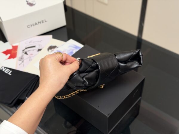 CHANEL-Bow chain bag #2089