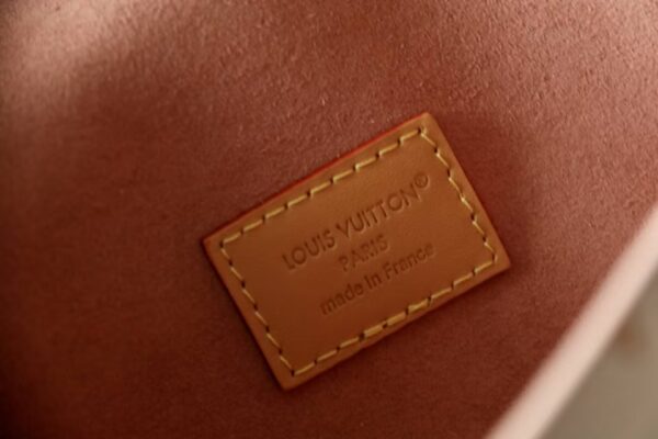 LV-POCHETTE CLLE #2099