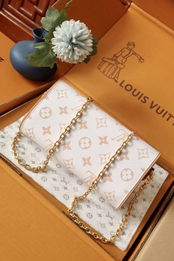 LV-POCHETTE CLLE #2099