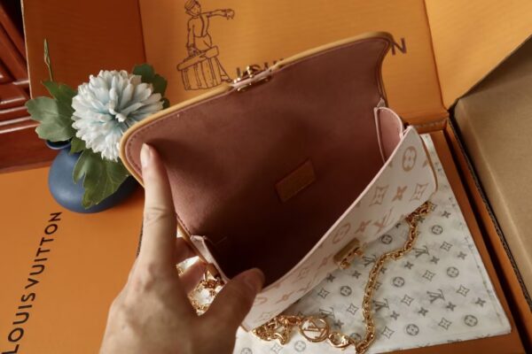 LV-POCHETTE CLLE #2099