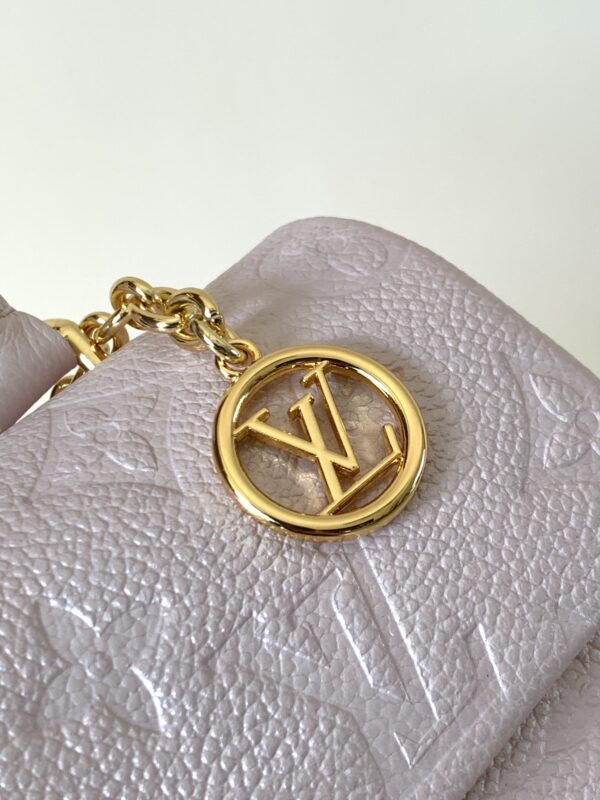 LV-Nano Madeleine#2102