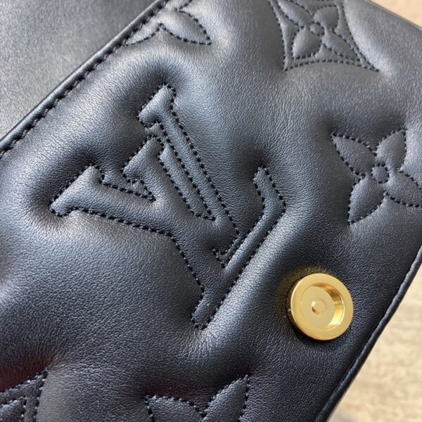 LV-WALLET ON STRAP#2107