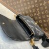 LV-WALLET ON STRAP#2107