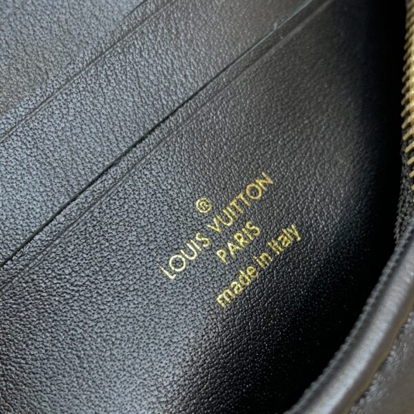 LV-WALLET ON STRAP#2107