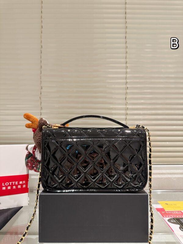 CHANEL-Patent leather messenger bag#2121