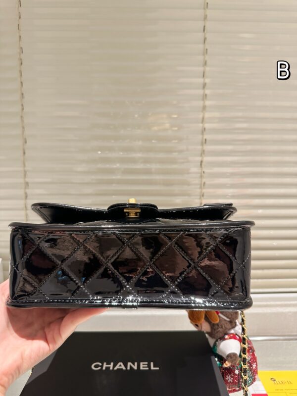 CHANEL-Patent leather messenger bag#2121