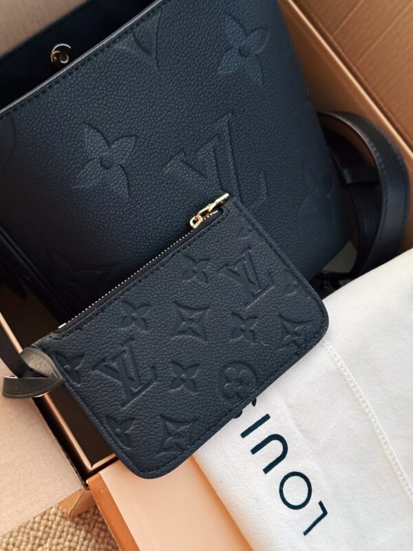 LV- in  bb black bag#2251
