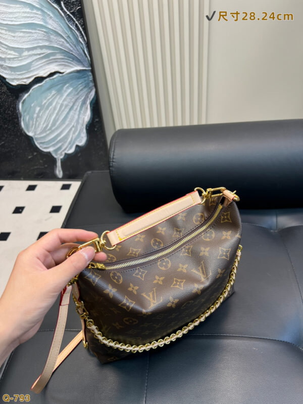 LV-Chain Underarm Bag # 2262