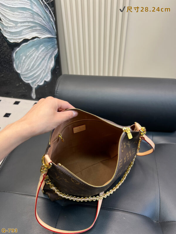 LV-Chain Underarm Bag # 2262