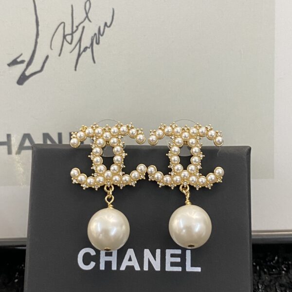 CHANEL-Pearl Stud Earrings #2309