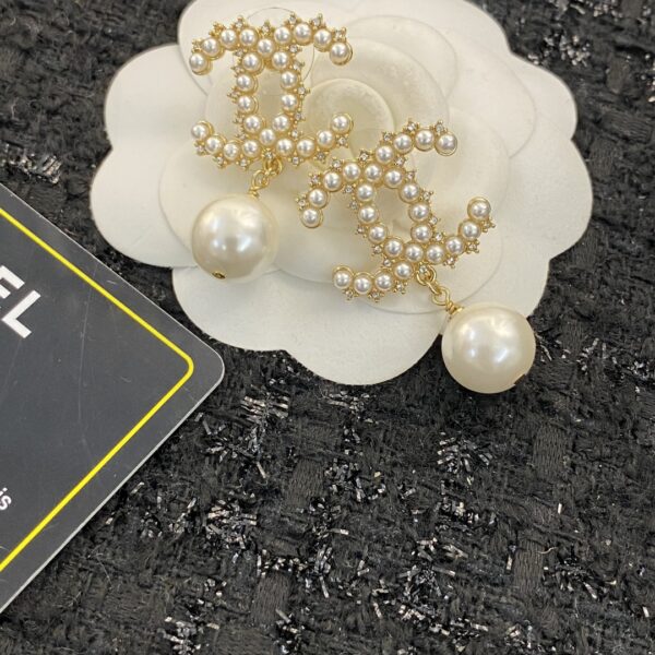 CHANEL-Pearl Stud Earrings #2309