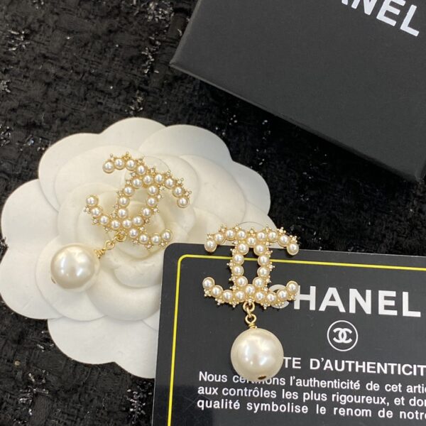 CHANEL-Pearl Stud Earrings #2309