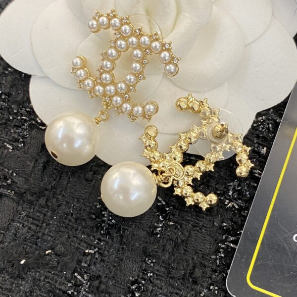 CHANEL-Pearl Stud Earrings #2309