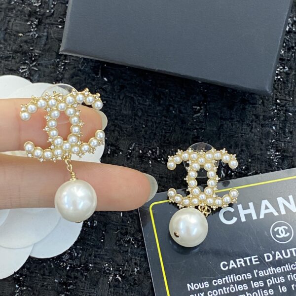 CHANEL-Pearl Stud Earrings #2309
