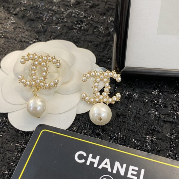 CHANEL-Pearl Stud Earrings #2309