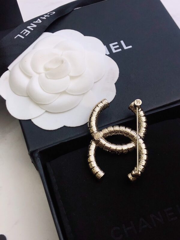 CHANEL-Brooch #2310