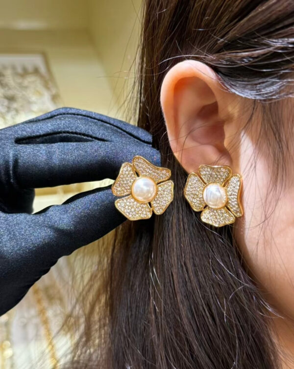 Valentino-Camellia Diamond-studded #2325