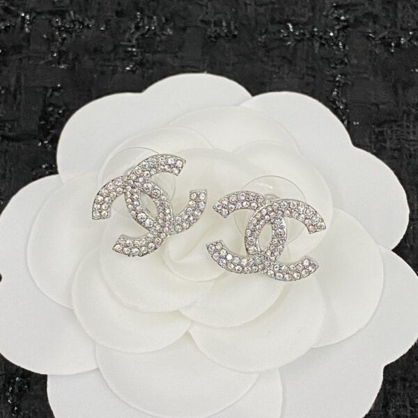 CHANEL-Full Rhinestone-studded Clear Earrings #2327