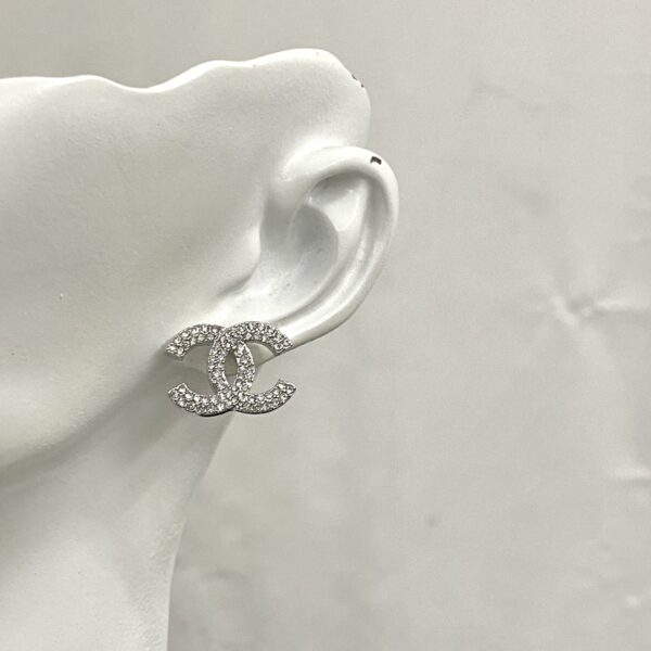 CHANEL-Full Rhinestone-studded Clear Earrings #2327