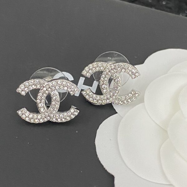 CHANEL-Full Rhinestone-studded Clear Earrings #2327