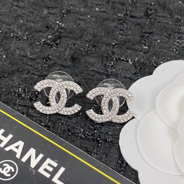 CHANEL-Full Rhinestone-studded Clear Earrings #2327