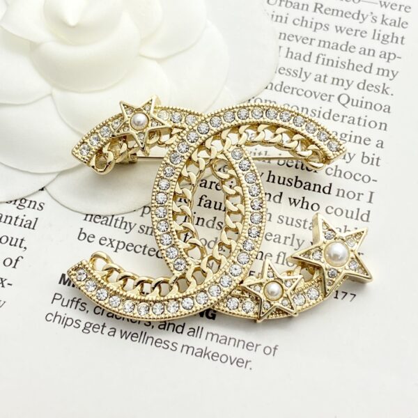 CHANEL-Star-shaped Rhinestone Brooch #2334