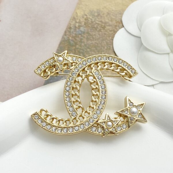 CHANEL-Star-shaped Rhinestone Brooch #2334