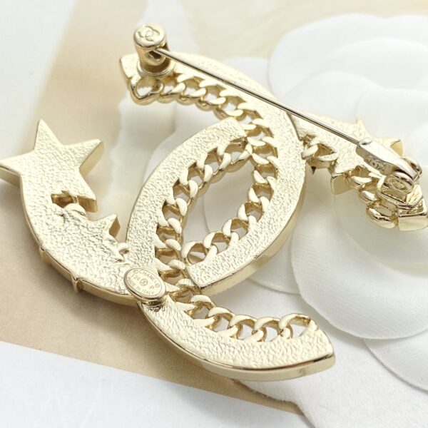 CHANEL-Star-shaped Rhinestone Brooch #2334