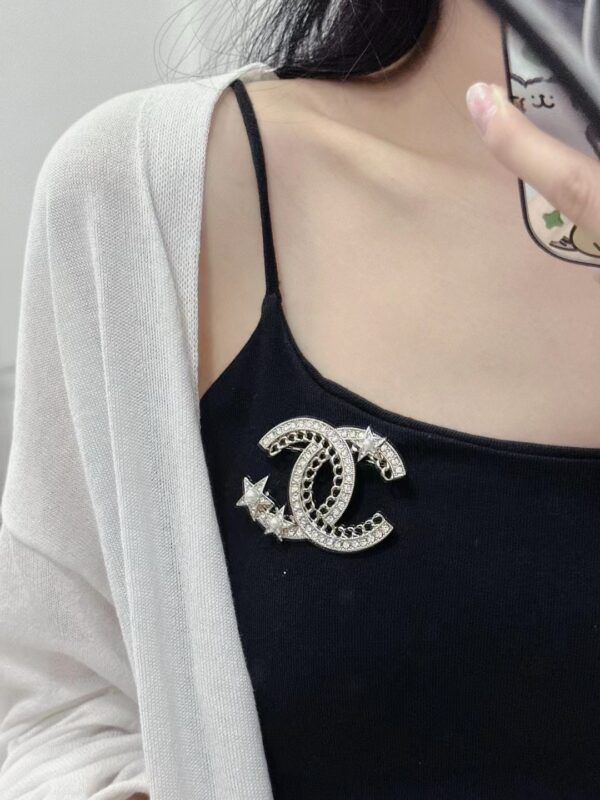 CHANEL-Star-shaped Rhinestone Brooch #2334