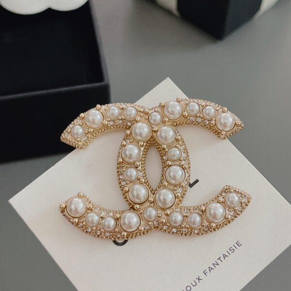 CHANEL-ish-eye design brooch #2340