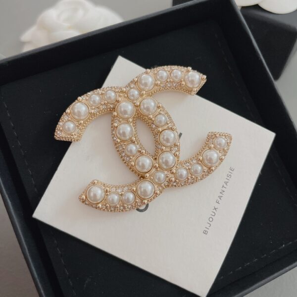 CHANEL-ish-eye design brooch #2340