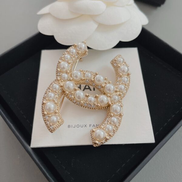 CHANEL-ish-eye design brooch #2340