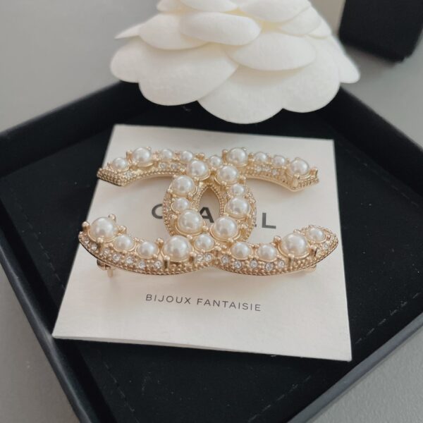 CHANEL-ish-eye design brooch #2340