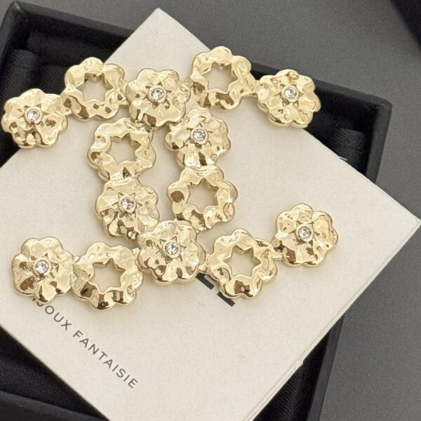 CHANEL-flower and star cutout #2343